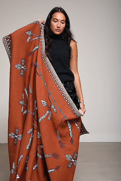 AVDW Scarfs Red