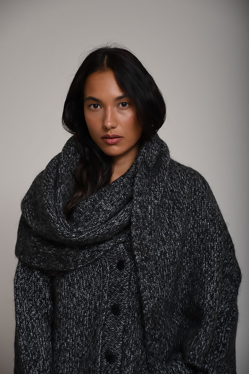 Cordera Scarfs Black