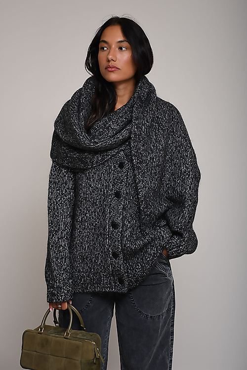 Cordera Scarfs Black