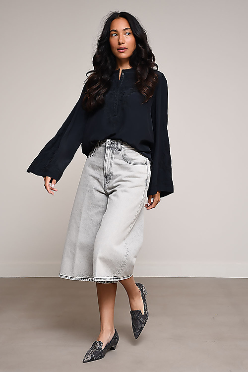 Haikure Shorts Grey
