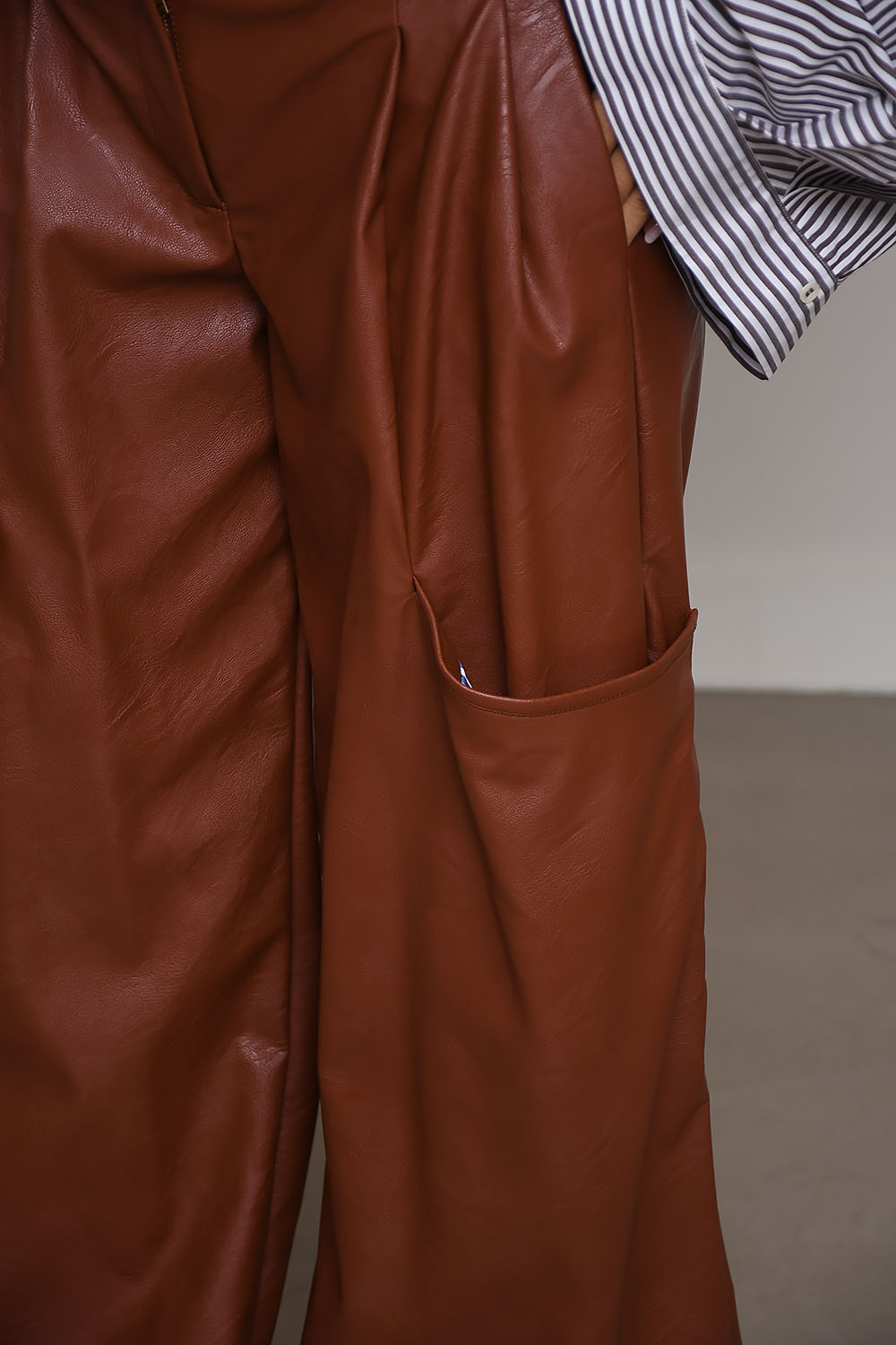Jejia Trousers Brown