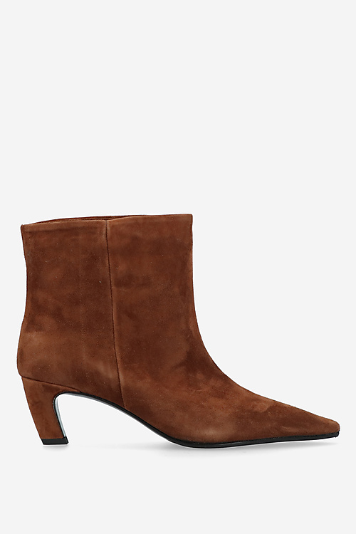 Laura Ricci Laarzen Bruin