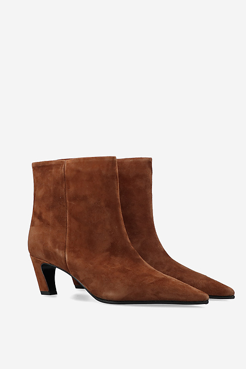 Laura Ricci Laarzen Bruin