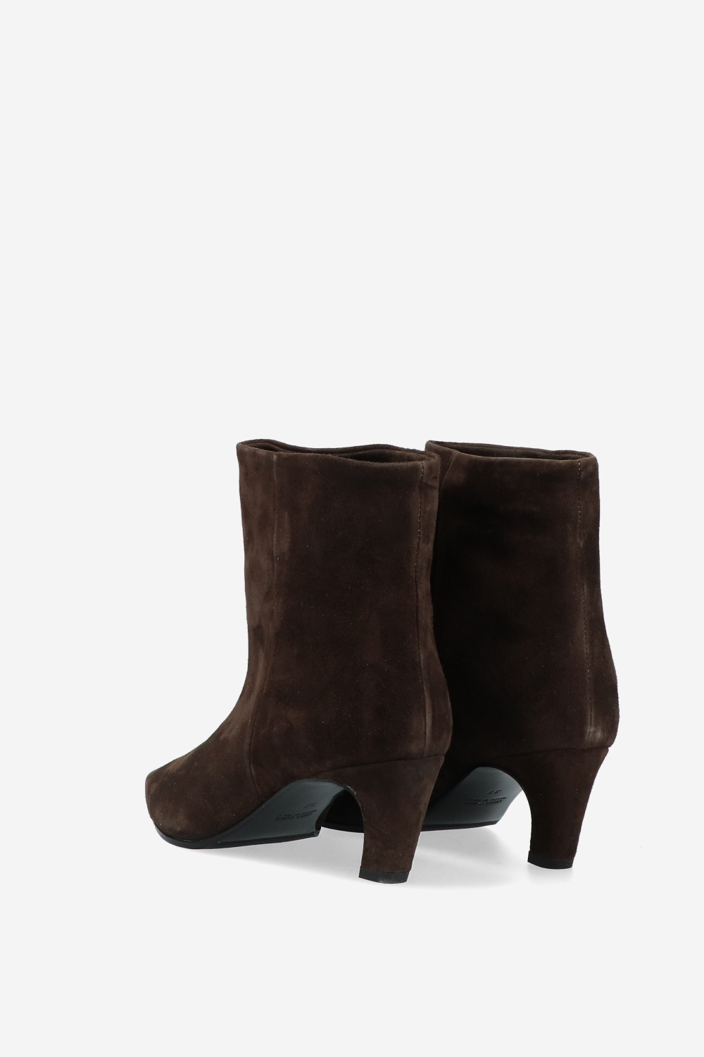 Laura Ricci Laarzen Bruin