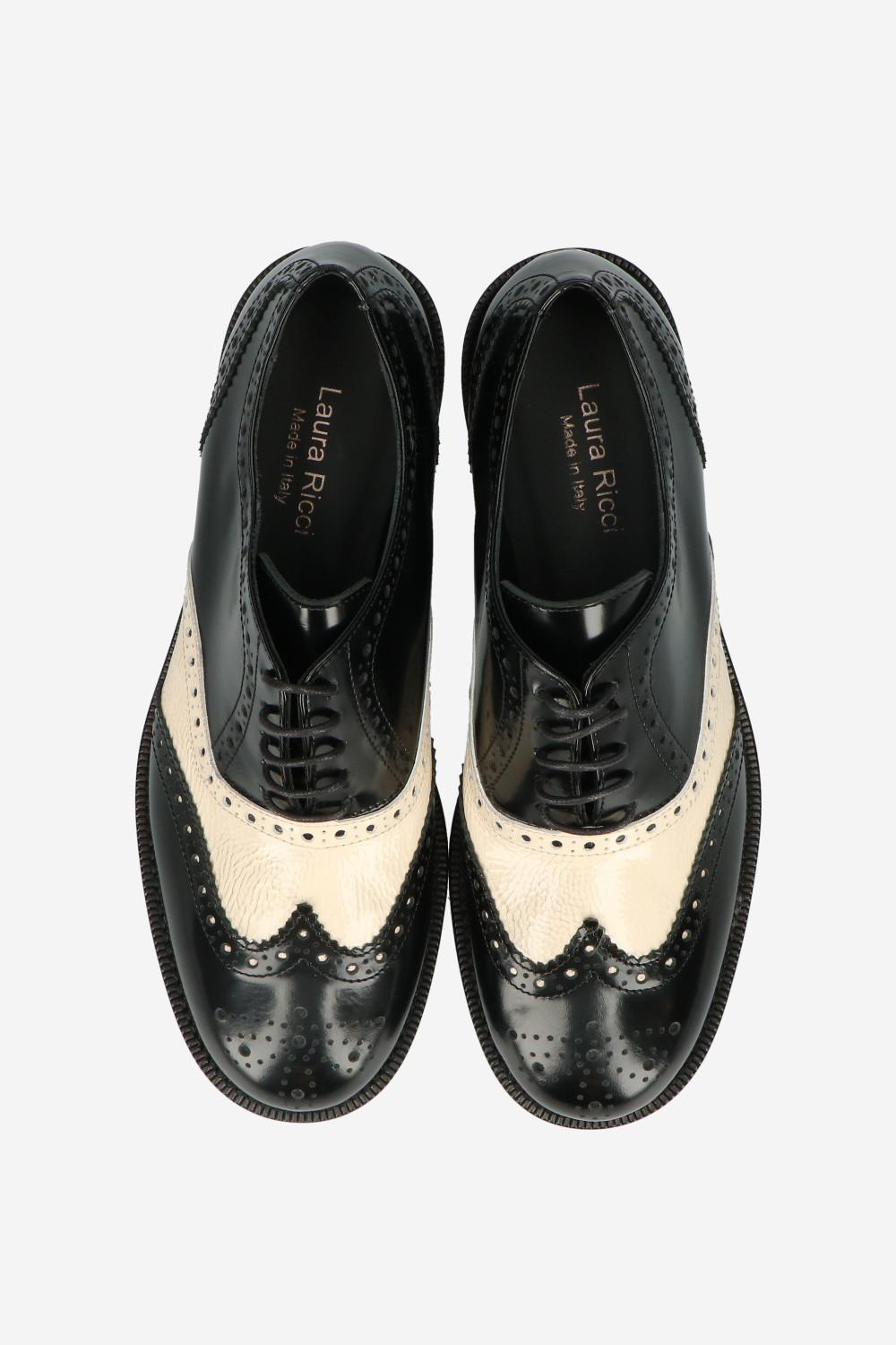 Laura Ricci Laced shoes Black