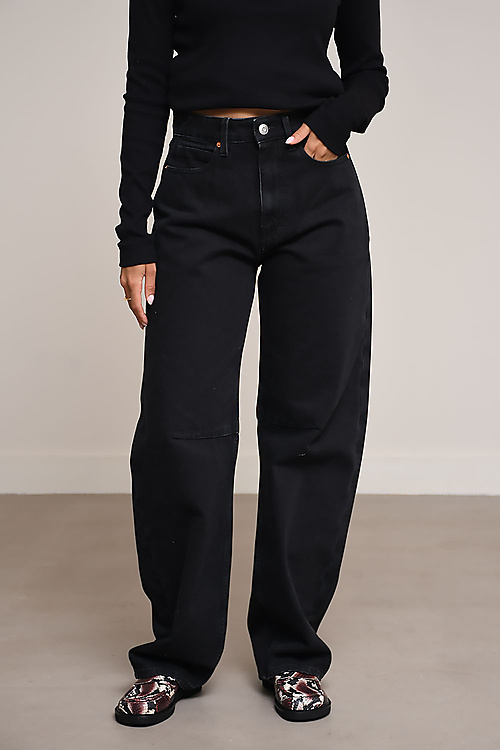 Tenue. Jeans Zwart