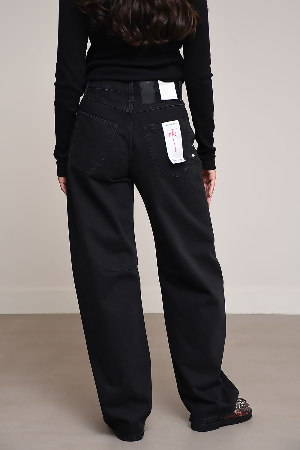 Tenue. Jeans Zwart