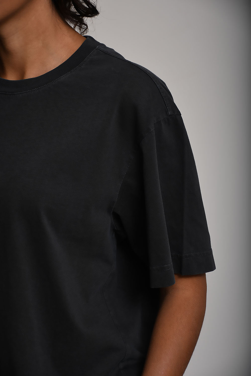 Tenue. Tops Grijs