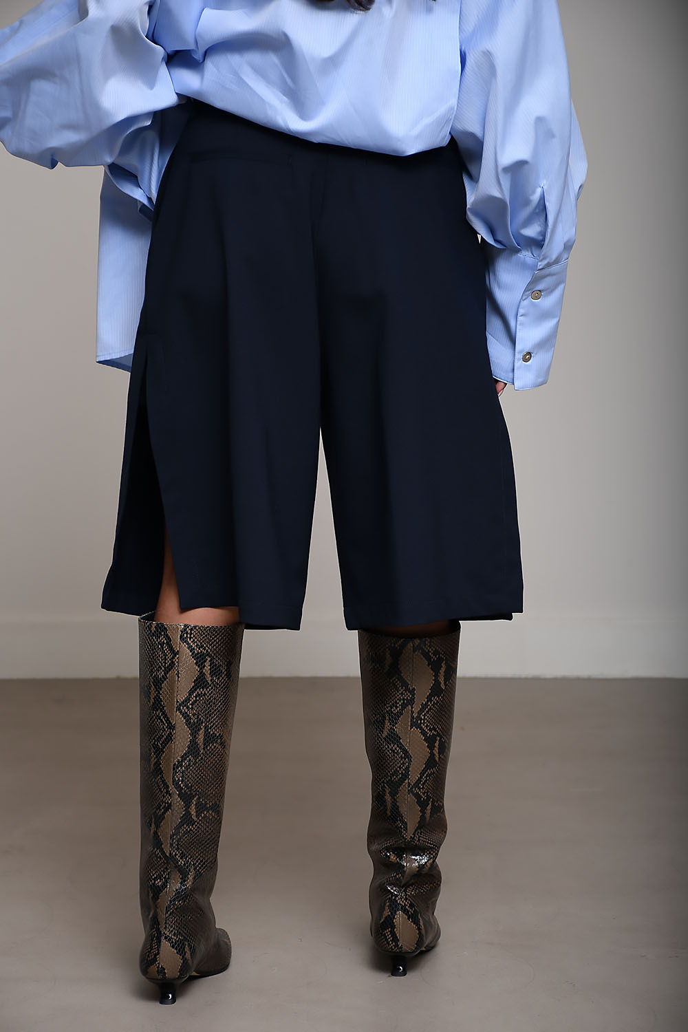 TheLatest Shorts Blauw